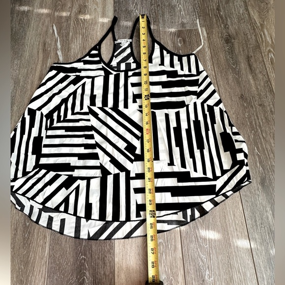 🛍️ Amber Blue strap shoulder top size medium excellent condition. - Picture 6 of 6